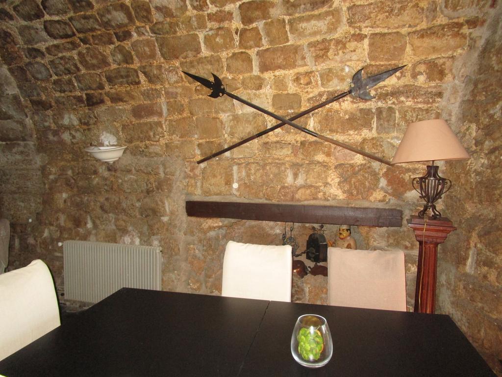 فندق Le Logis Du Guetteur Les Arcs-sur-Argens المظهر الخارجي الصورة