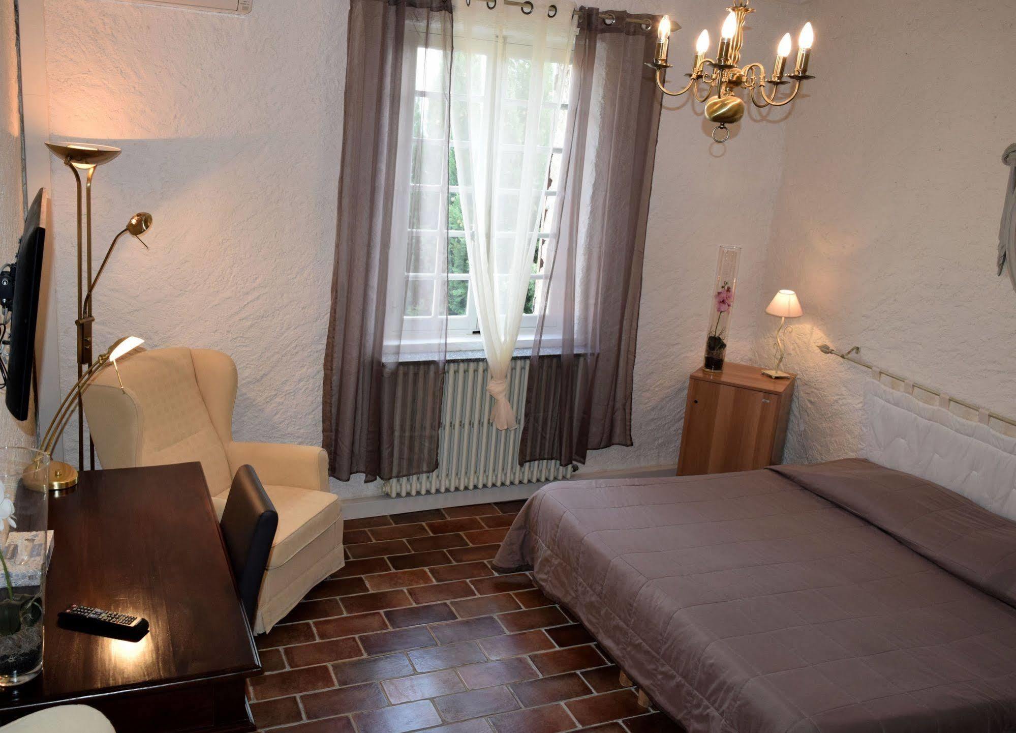 فندق Le Logis Du Guetteur Les Arcs-sur-Argens المظهر الخارجي الصورة